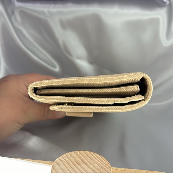 PRADA SAFFIANO FIOCCO WALLET W/AUTHENTICITY CARD - Picture 2 of 11